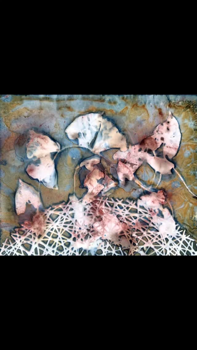 Cyanotype experiments. Paper testing. Wet cyanotype 7 hours outside in the sun.

#cyanotypeprint #wetcyanotype #naturelove #naturelover #alternativephotographicprocesses #alternativephotography #cyanotypeexperiments #lovewhatido❤️